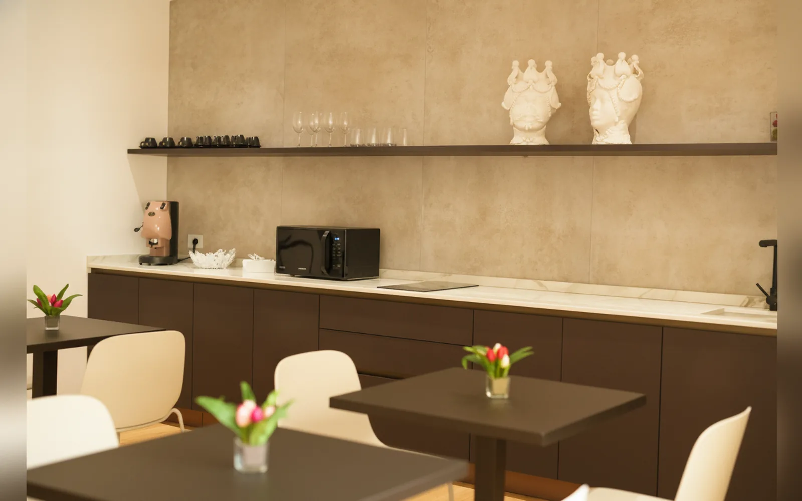 Camera con bagno privato — Enea Suite, Trapani (foto 45)